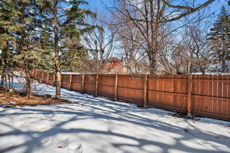 528 Wildflower Burnsville MN 55306