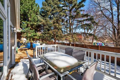 528 Wildflower Burnsville MN 55306