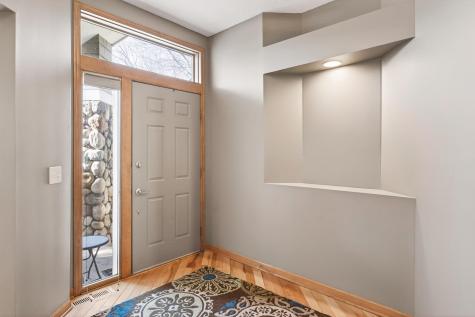 528 Wildflower Burnsville MN 55306
