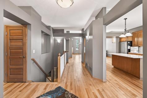 528 Wildflower Burnsville MN 55306