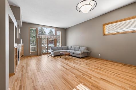 528 Wildflower Burnsville MN 55306