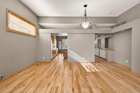 528 Wildflower Burnsville MN 55306