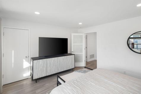 110 Bank Street SE Minneapolis MN 55414