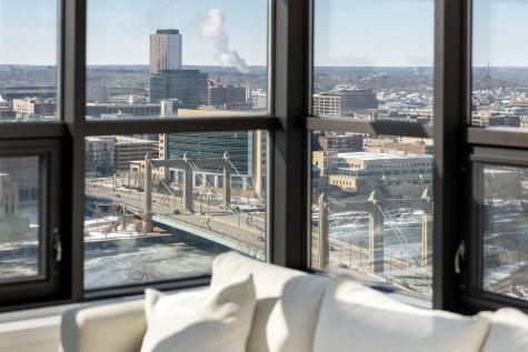 110 Bank Street SE Minneapolis MN 55414