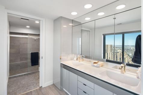 110 Bank Street SE Minneapolis MN 55414