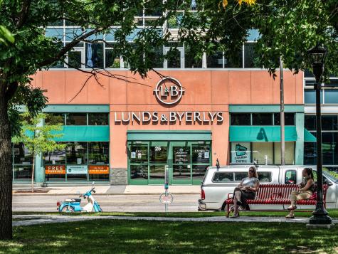 110 Bank Street SE Minneapolis MN 55414