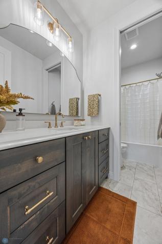 8153 Memory Lane Horace ND 58047