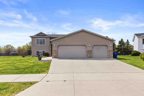 1911 35th Street Circle S Moorhead MN 56560