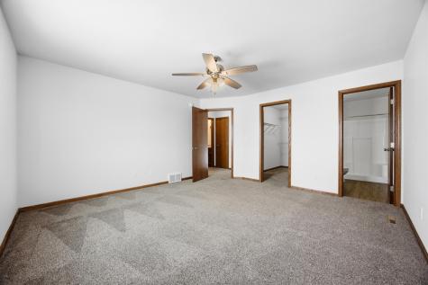 975 30th Avenue W West Fargo ND 58078