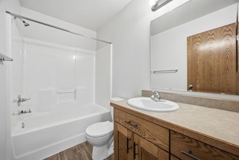 975 30th Avenue W West Fargo ND 58078