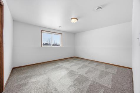 975 30th Avenue W West Fargo ND 58078