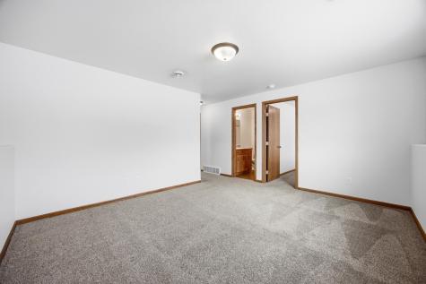 975 30th Avenue W West Fargo ND 58078