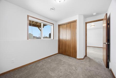 975 30th Avenue W West Fargo ND 58078