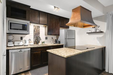 6373 Barrie Road Edina MN 55435