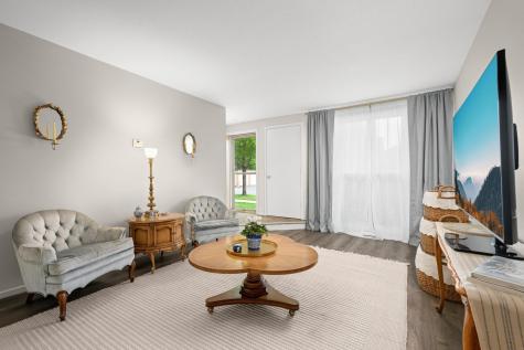 6373 Barrie Road Edina MN 55435