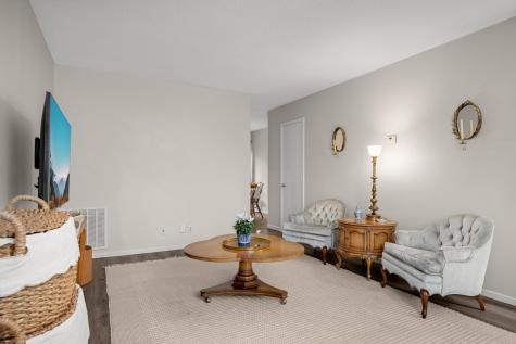 6373 Barrie Road Edina MN 55435