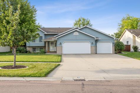 3018 36th Avenue S Fargo ND 58104