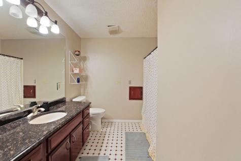 9046 Edinburgh Lane Woodbury MN 55125