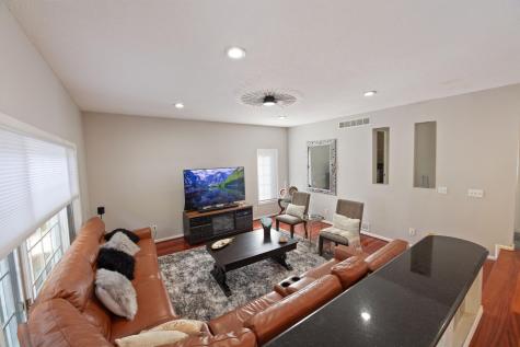 9046 Edinburgh Lane Woodbury MN 55125
