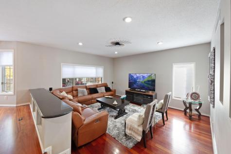 9046 Edinburgh Lane Woodbury MN 55125