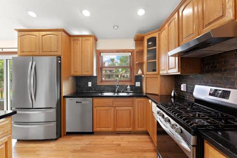 2358 Hilo Avenue N Oakdale MN 55128