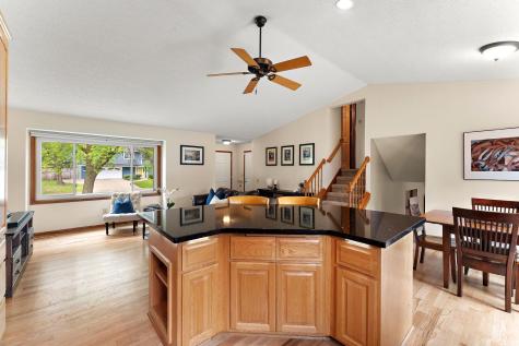 2358 Hilo Avenue N Oakdale MN 55128
