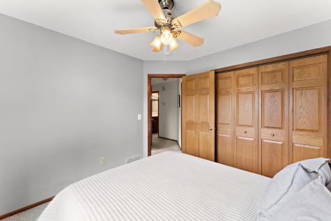 2358 Hilo Avenue N Oakdale MN 55128