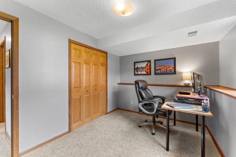 2358 Hilo Avenue N Oakdale MN 55128