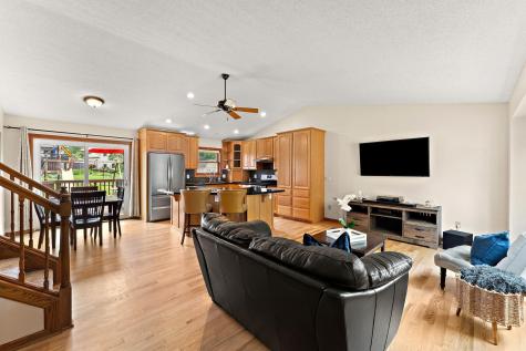 2358 Hilo Avenue N Oakdale MN 55128