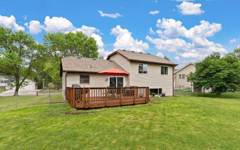 2358 Hilo Avenue N Oakdale MN 55128
