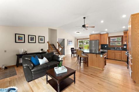 2358 Hilo Avenue N Oakdale MN 55128