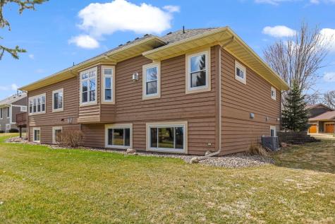 1929 Woodcrest Drive NE Owatonna MN 55060