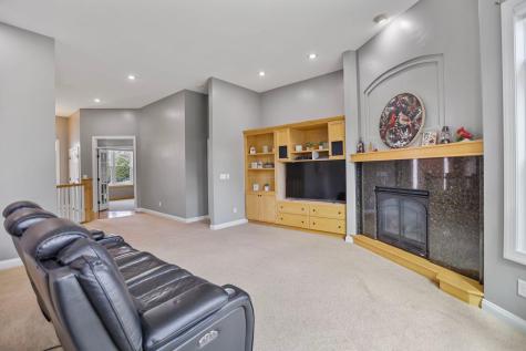 1929 Woodcrest Drive NE Owatonna MN 55060