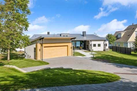 355 Lake Avenue S Spicer MN 56288