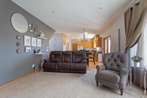 5721 103rd Avenue N Brooklyn Park MN 55443