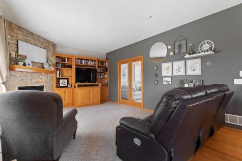 5721 103rd Avenue N Brooklyn Park MN 55443