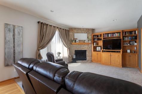 5721 103rd Avenue N Brooklyn Park MN 55443