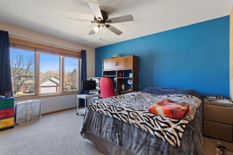 5721 103rd Avenue N Brooklyn Park MN 55443
