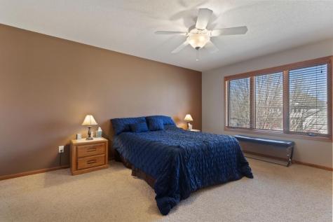 5721 103rd Avenue N Brooklyn Park MN 55443