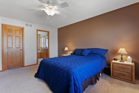 5721 103rd Avenue N Brooklyn Park MN 55443