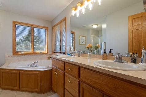 5721 103rd Avenue N Brooklyn Park MN 55443