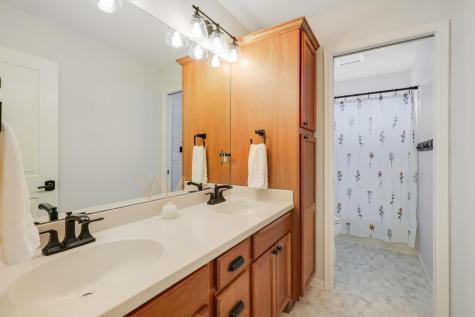 13472 Clearwater Circle Rogers MN 55374