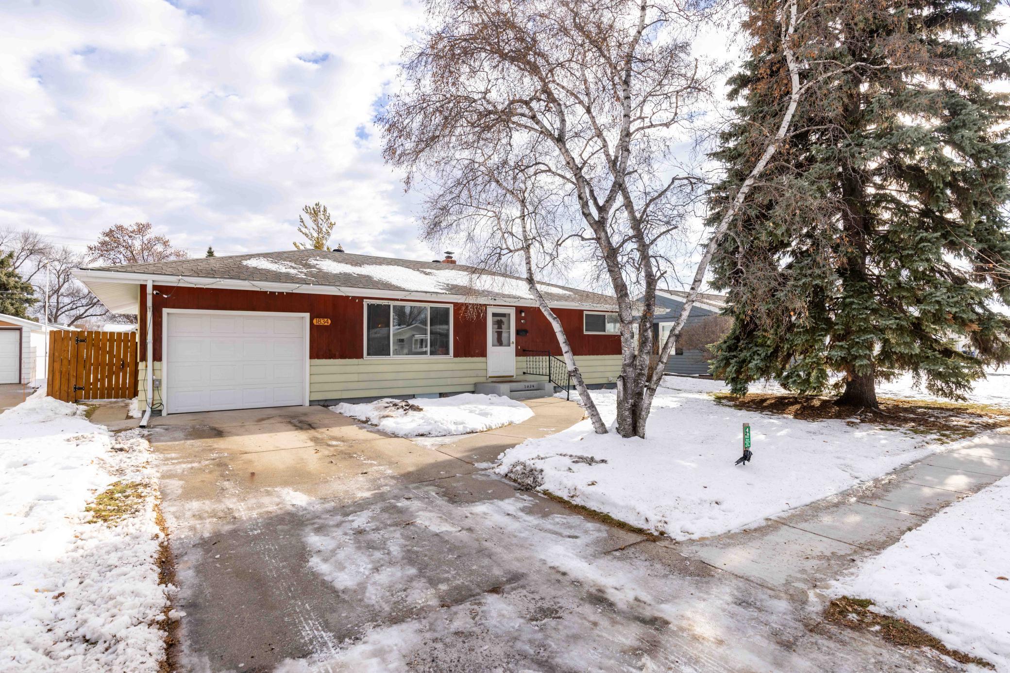 1834 14 1/2 Street S Fargo ND 58103