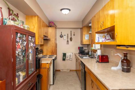 1834 14 1/2 Street S Fargo ND 58103