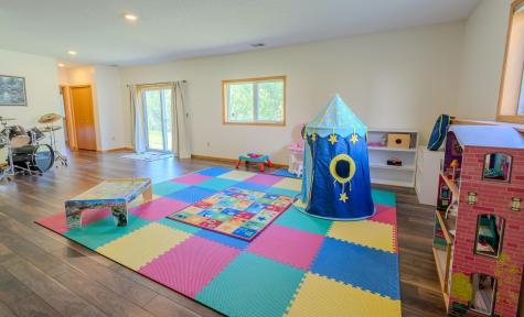 16210 39th Place N Plymouth MN 55446
