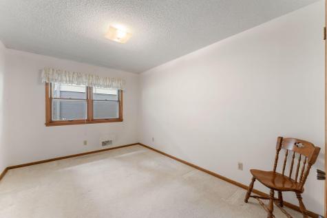 26 W Sandra Lee Drive Saint Paul MN 55119