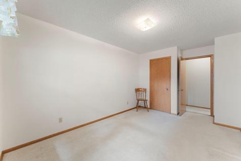 26 W Sandra Lee Drive Saint Paul MN 55119