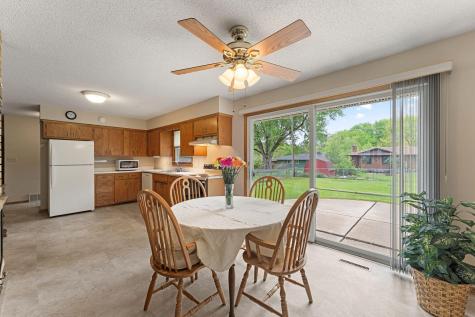 26 W Sandra Lee Drive Saint Paul MN 55119