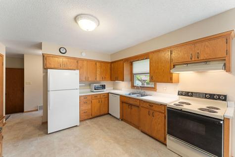 26 W Sandra Lee Drive Saint Paul MN 55119