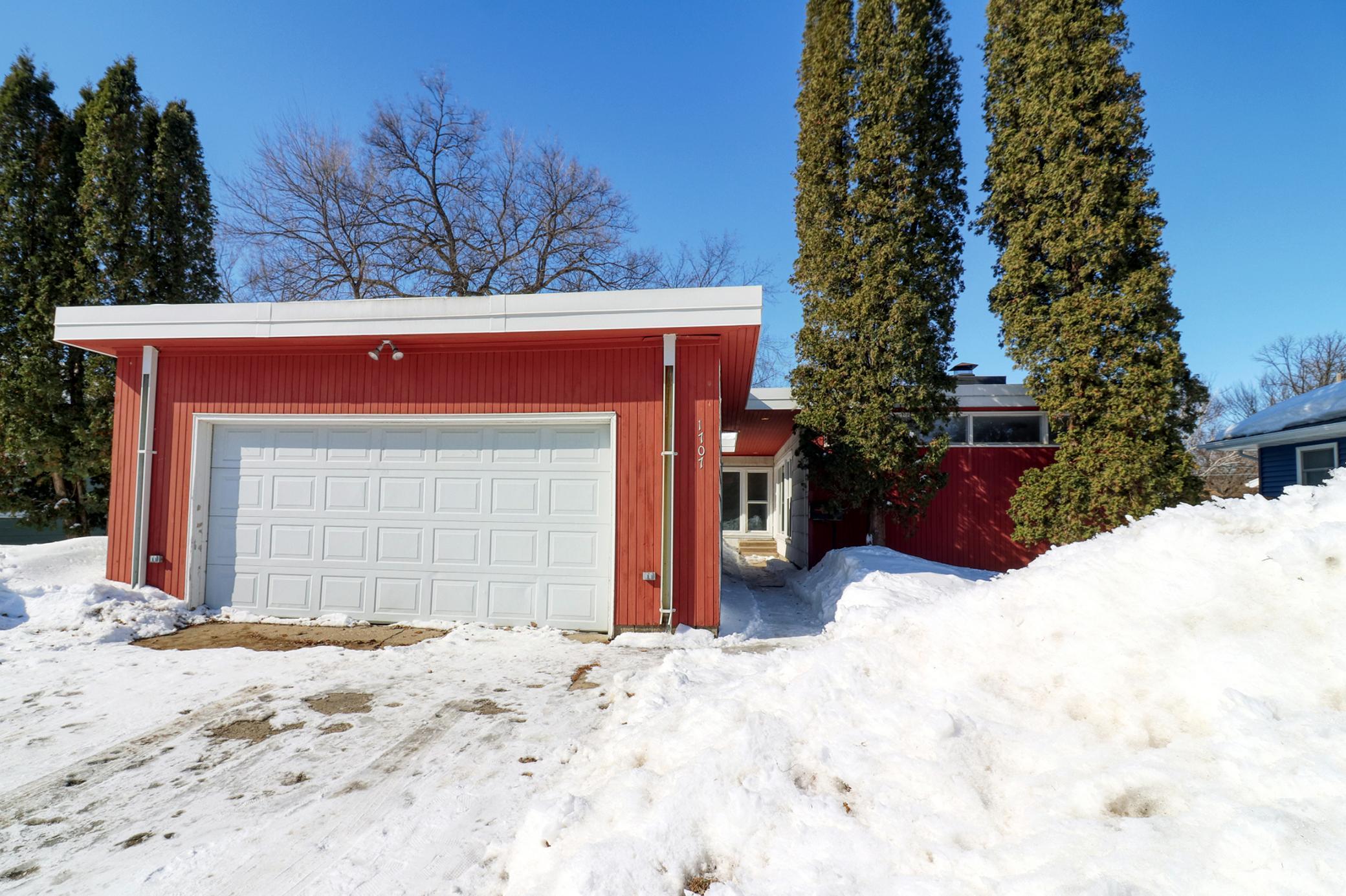1707 6th Street S Moorhead MN 56560